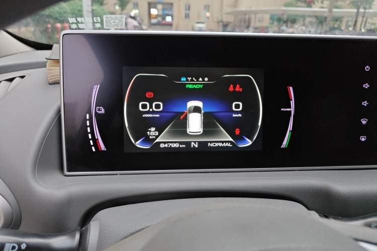 Used ORA White Cat 2020 305 km Luxury Version Instrument Cluster