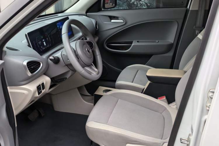 Used ORA White Cat 2020 305 km Luxury Version Interior 2