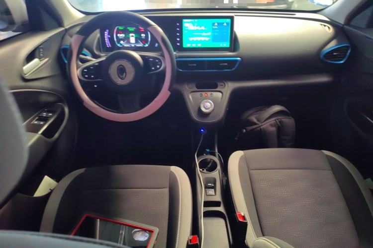 Used ORA White Cat 2020 305 km Luxury Version Interior 2