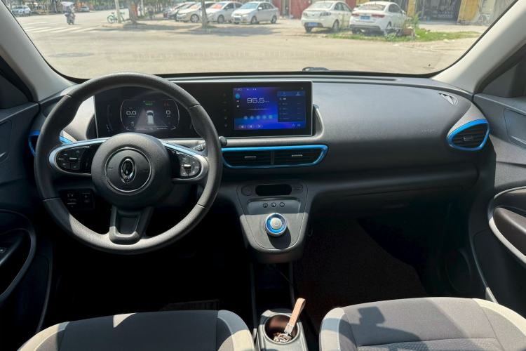 Used ORA White Cat 2020 305 km Luxury Version Interior 3