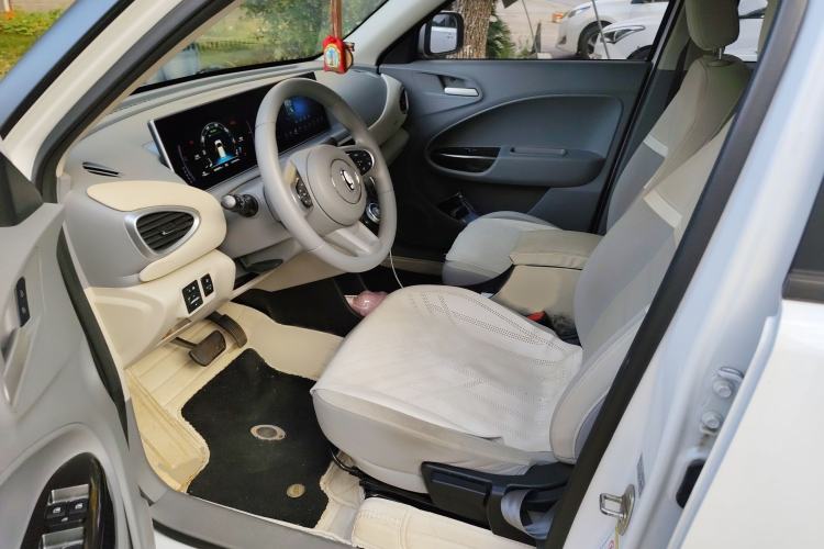 Used ORA White Cat 2020 305 km Luxury Version Interior 3