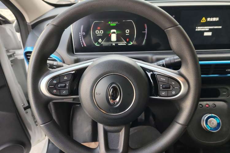 Used ORA White Cat 2020 305 km Luxury Version Interior 4