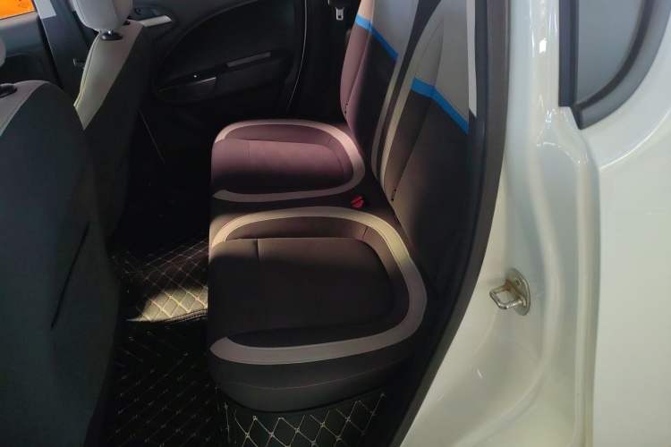 Used ORA White Cat 2020 305 km Luxury Version Interior 4