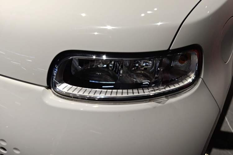 Used ORA White Cat 2020 305 km Luxury Version Left Front Headlight