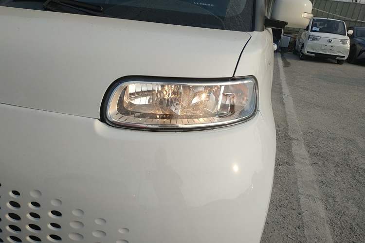 Used ORA White Cat 2020 305 km Luxury Version Left Front Headlight