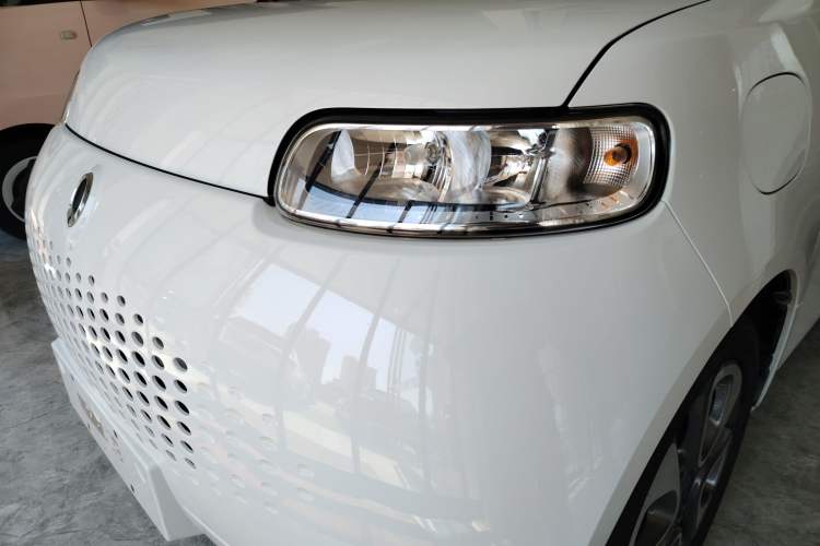 Used ORA White Cat 2020 305 km Luxury Version Left Front Headlight