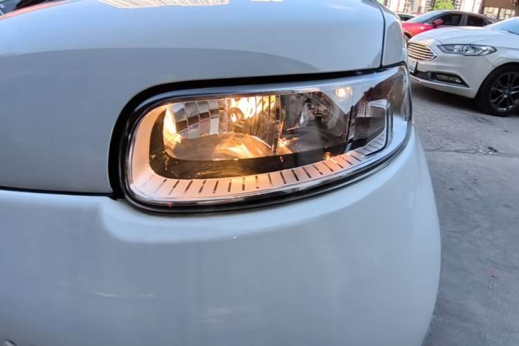 Used ORA White Cat 2020 305 km Luxury Version Left Front Headlight