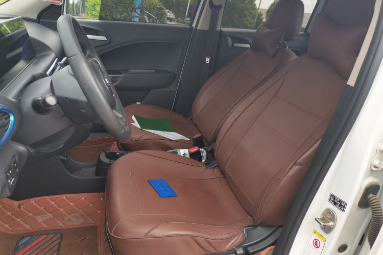 Used ORA White Cat 2020 305 km Luxury Version Left Front Seat