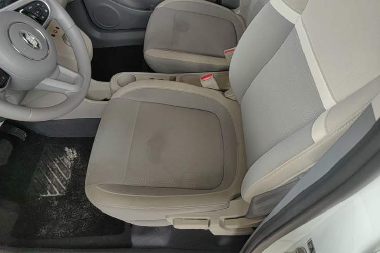 Used ORA White Cat 2020 305 km Luxury Version Left Front Seat