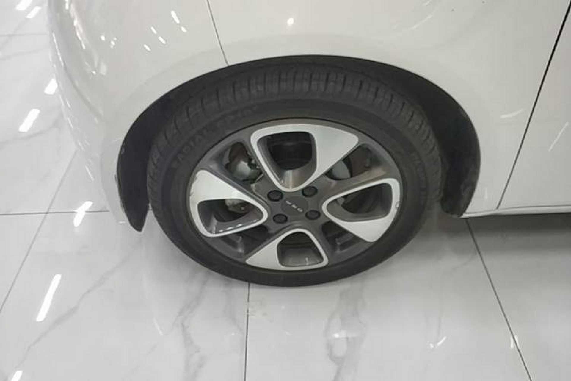 Used ORA White Cat 2020 401 km Long-Range Version Left Front Wheel Hub