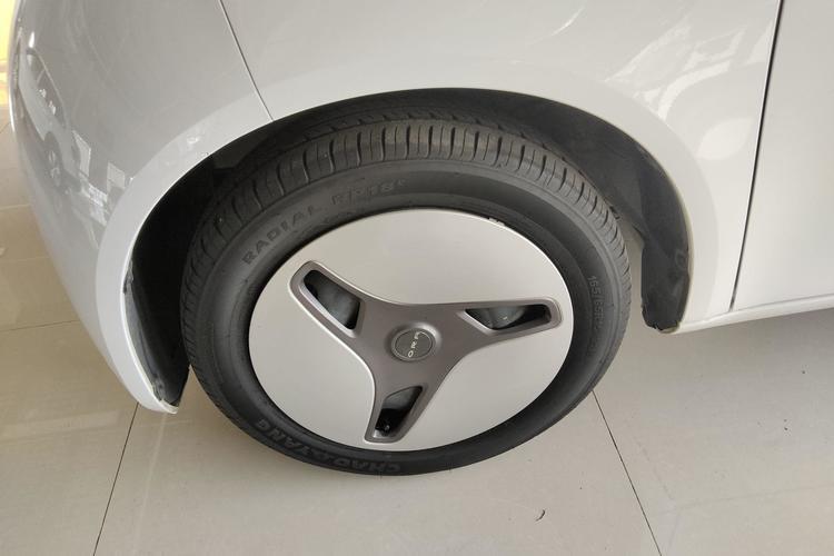 Used ORA White Cat 2020 360 km Luxury Version Left Front Wheel Hub