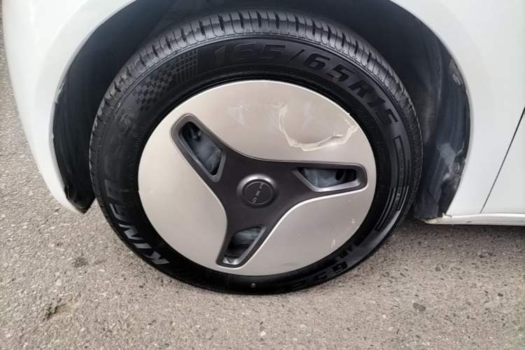 Used ORA White Cat 2020 360 km Luxury Version Left Front Wheel Hub