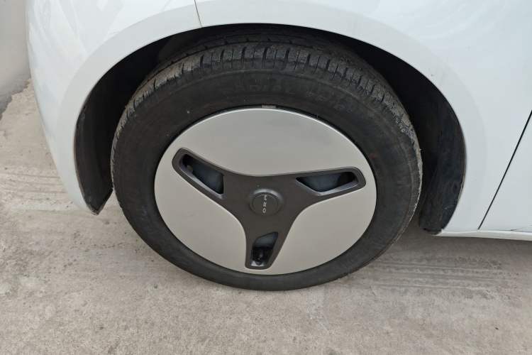 Used ORA White Cat 2020 360 km Luxury Version Left Front Wheel Hub