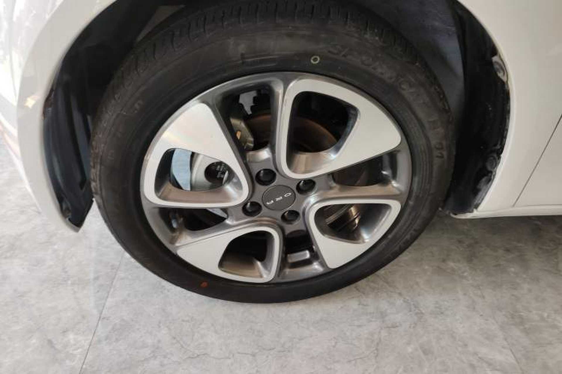 Used ORA White Cat 2020 305 km Luxury Version Left Front Wheel Hub