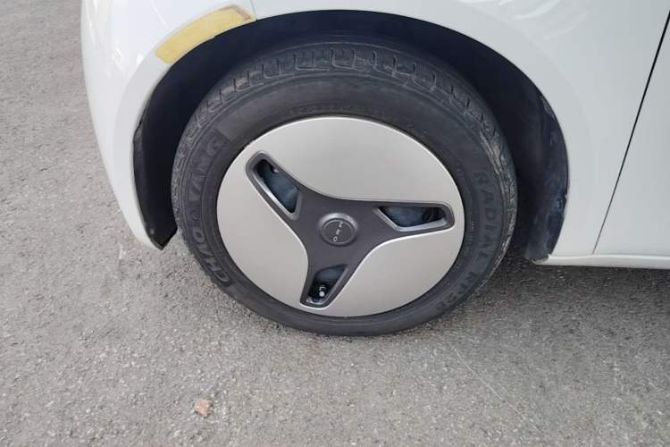 Used ORA White Cat 2020 360 km Luxury Version Left Front Wheel Hub