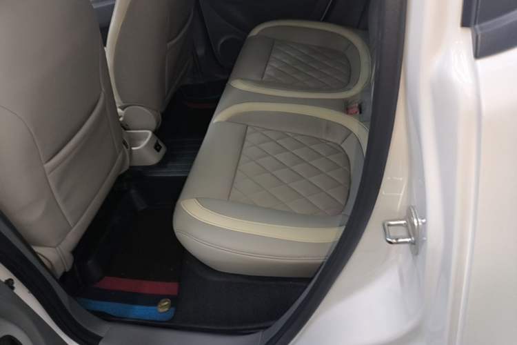 Used ORA White Cat 2020 305 km Luxury Version Left Rear Seat