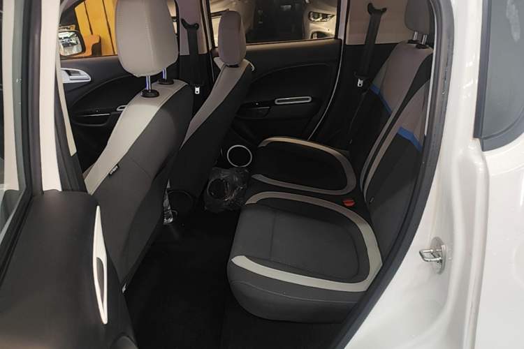 Used ORA White Cat 2020 360 km Luxury Version Left Rear Seat