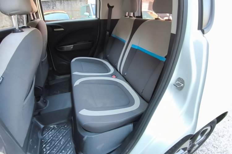 Used ORA White Cat 2020 305 km Luxury Version Left Rear Seat