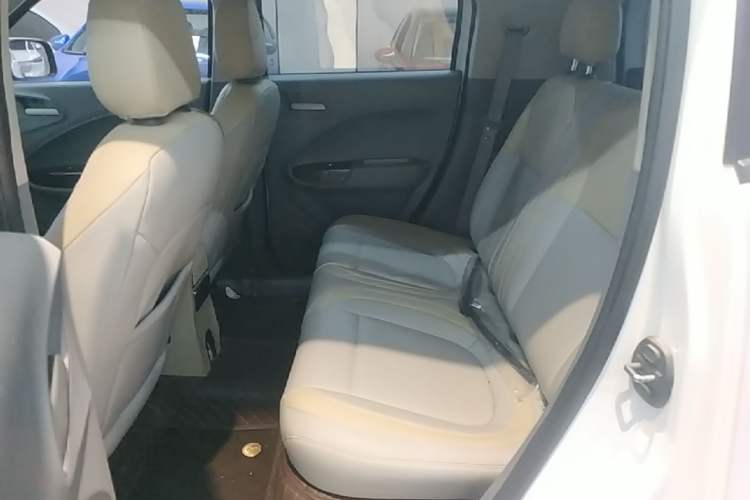 Used ORA White Cat 2020 305 km Luxury Version Left Rear Seat