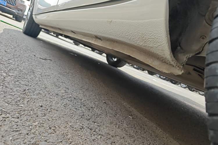 Used ORA White Cat 2020 305 km Luxury Version Left Side Sill