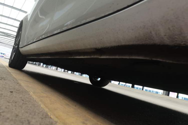 Used ORA White Cat 2020 305 km Luxury Version Left Side Sill