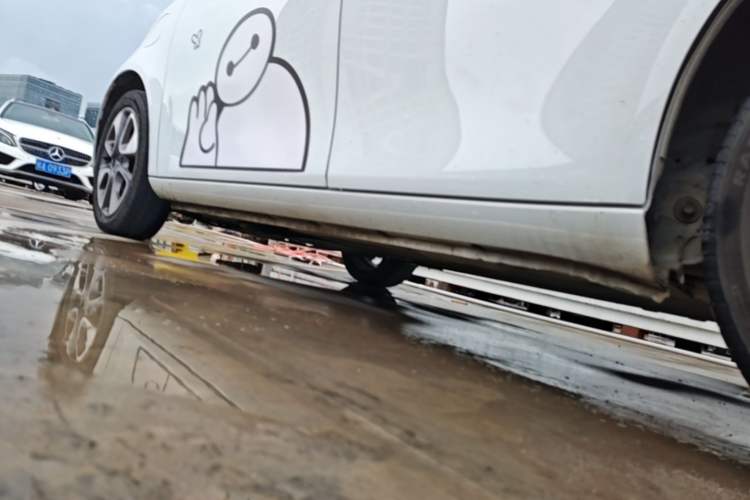 Used ORA White Cat 2020 305 km Luxury Version Left Side Sill