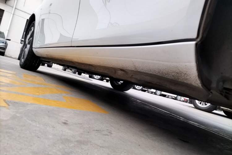 Used ORA White Cat 2020 305 km Luxury Version Left Side Sill
