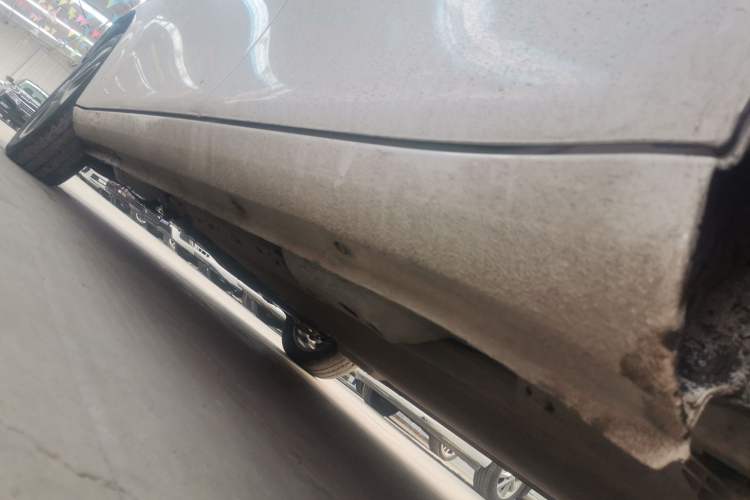 Used ORA White Cat 2020 305 km Luxury Version Left Side Sill