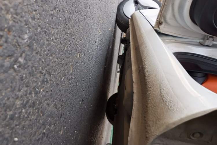Used ORA White Cat 2020 360 km Luxury Version Left Side Sill