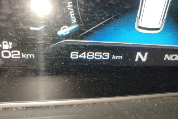 Used ORA White Cat 2020 305 km Luxury Version Odometer Close Up