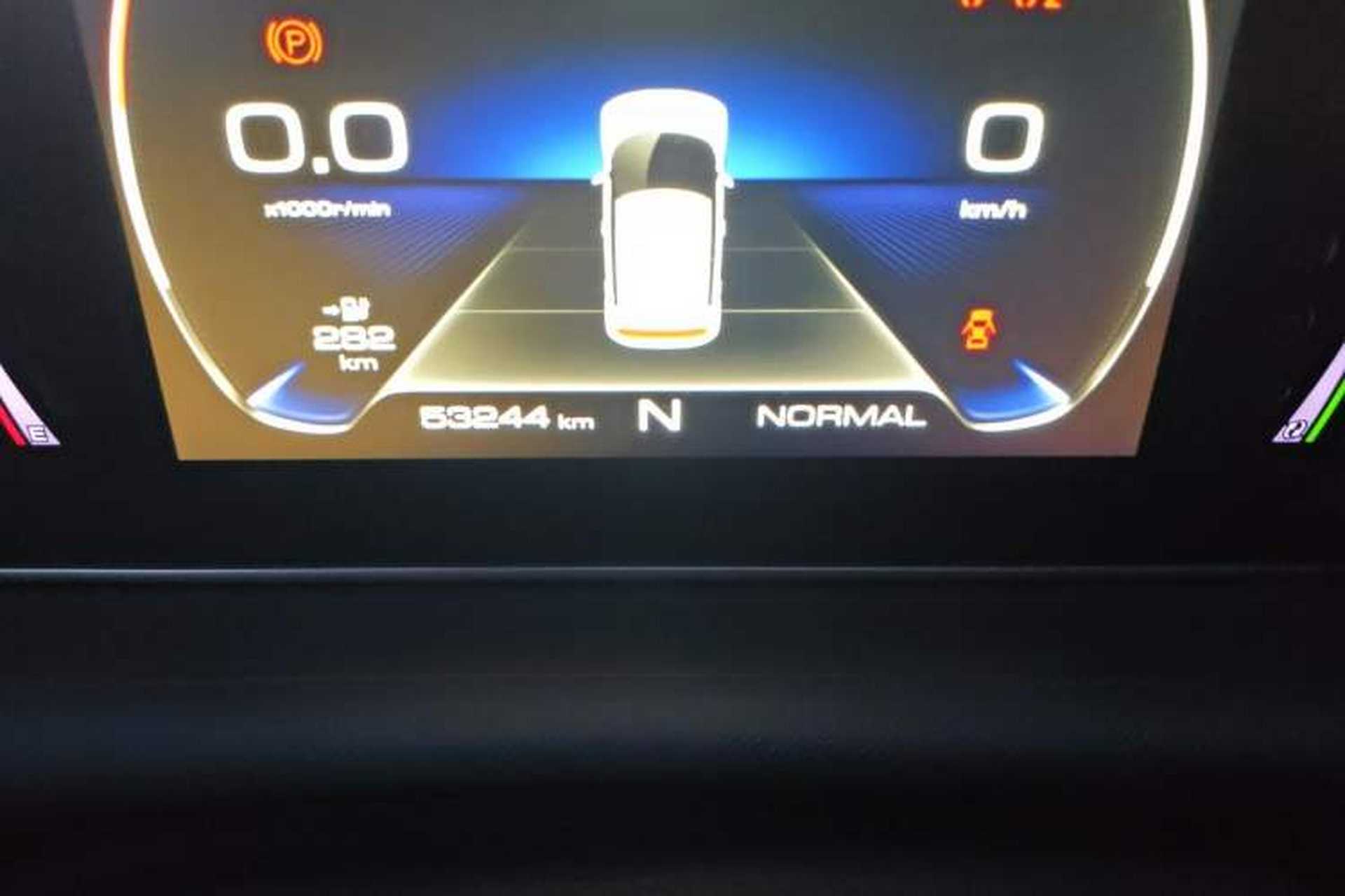 Used ORA White Cat 2020 305 km Luxury Version Odometer Close Up