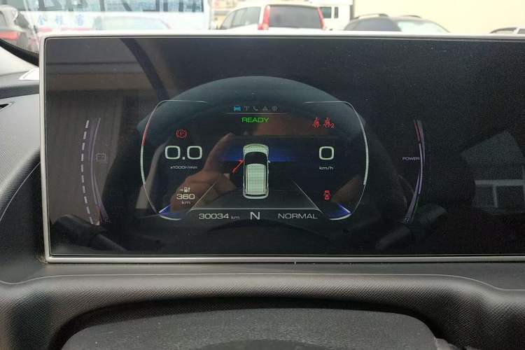 Used ORA White Cat 2020 360 km Luxury Version Odometer Close Up
