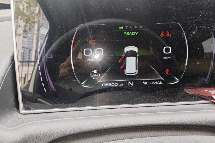 Used ORA White Cat 2020 401 km Long-Range Version Odometer Close Up