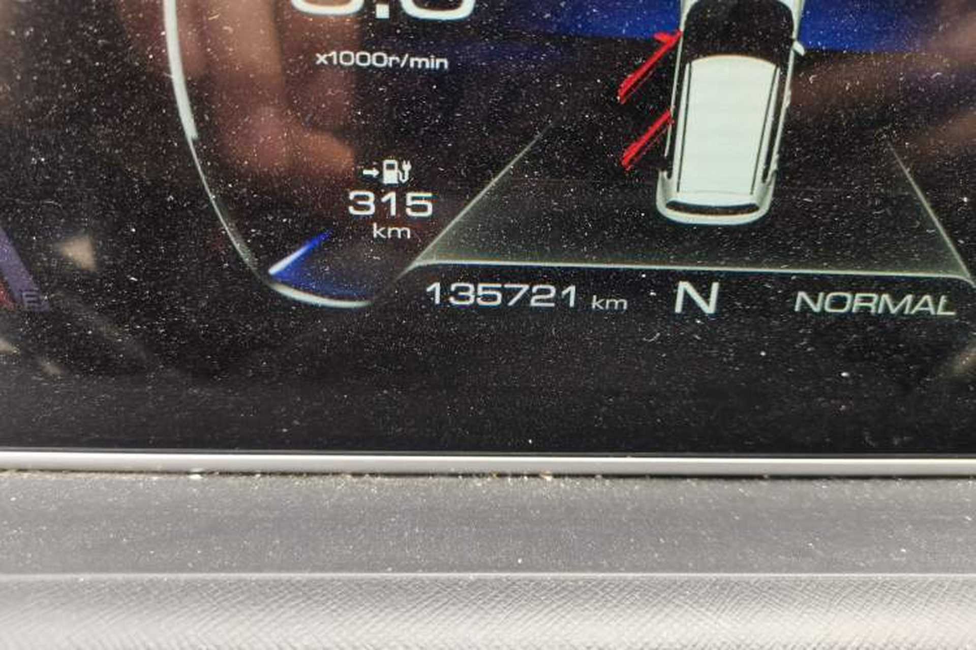 Used ORA White Cat 2020 401 km Long-Range Version Odometer Close Up