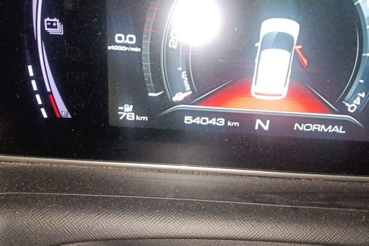 Used ORA White Cat 2020 305 km Luxury Version Odometer Close Up