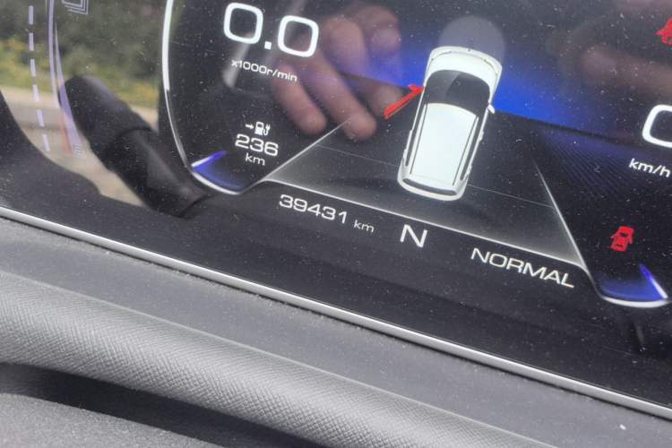 Used ORA White Cat 2020 360 km Luxury Version Odometer Close Up
