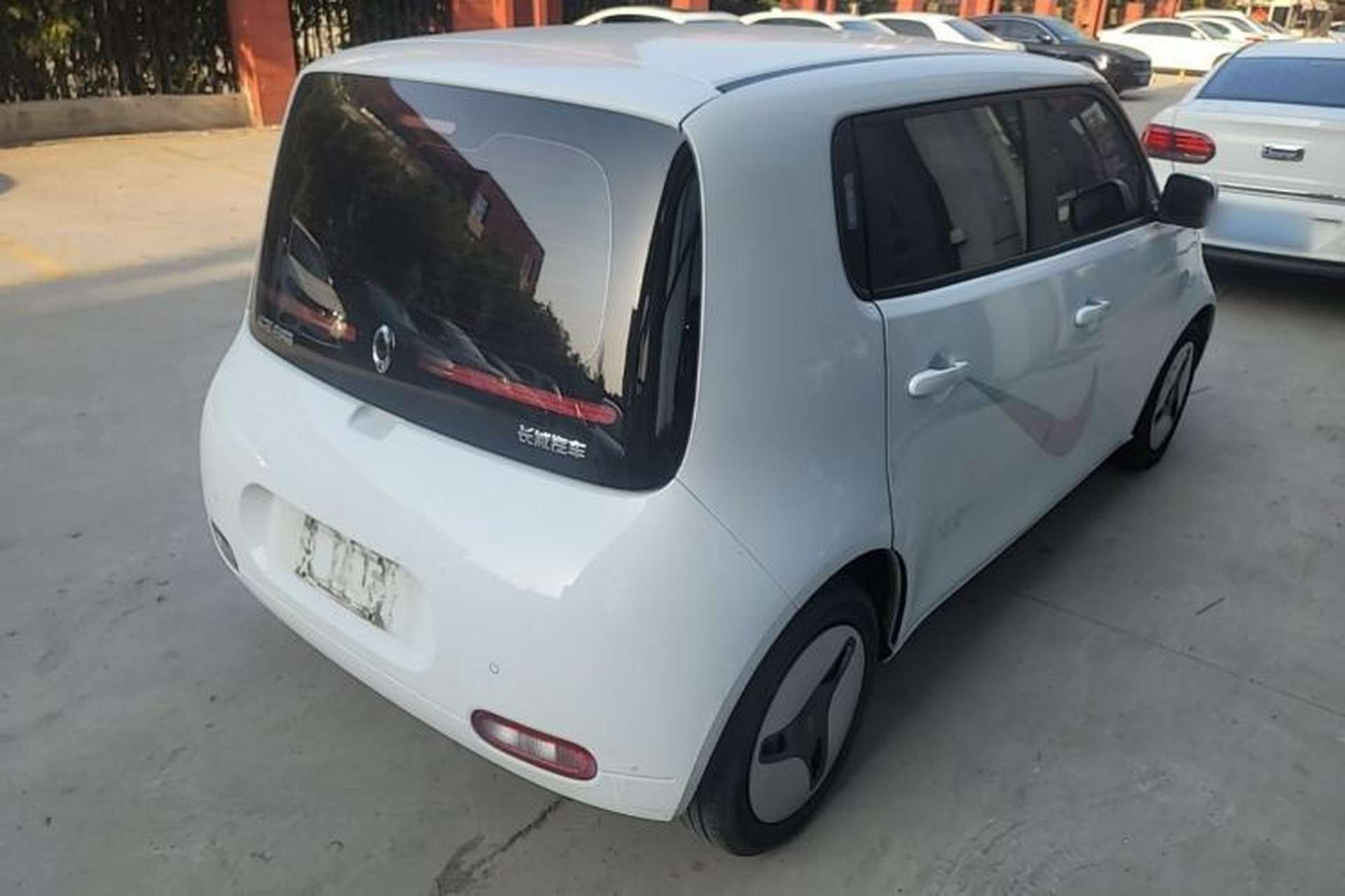 Used ORA White Cat 2020 305 km Luxury Version Rear Right 45 Deg
