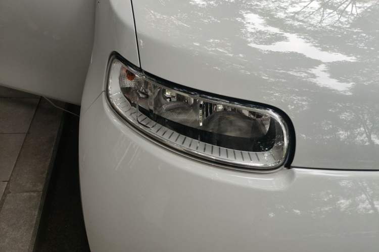 Used ORA White Cat 2020 305 km Luxury Version Right Front Headlight