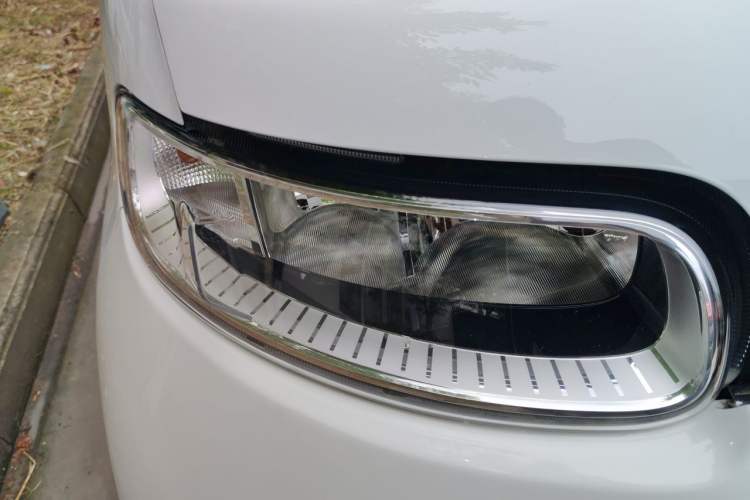 Used ORA White Cat 2020 305 km Luxury Version Right Front Headlight