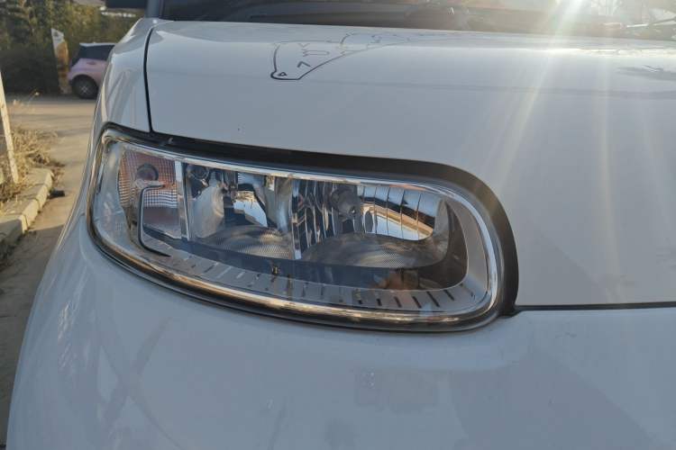 Used ORA White Cat 2020 305 km Luxury Version Right Front Headlight