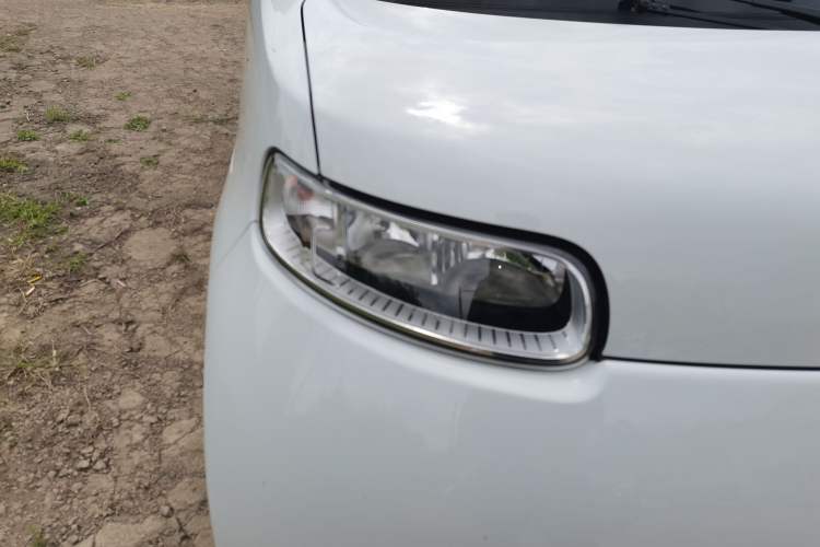 Used ORA White Cat 2020 305 km Luxury Version Right Front Headlight