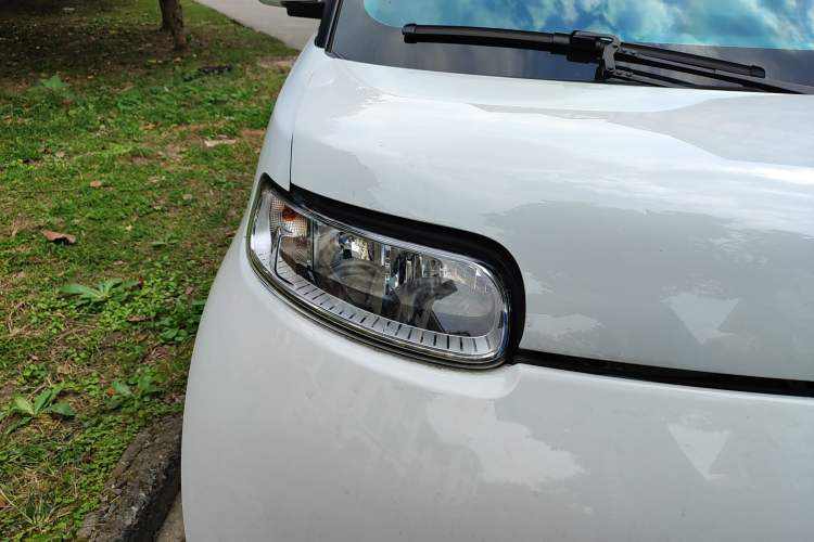 Used ORA White Cat 2020 360 km Luxury Version Right Front Headlight