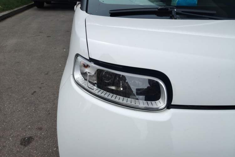 Used ORA White Cat 2020 305 km Luxury Version Right Front Headlight