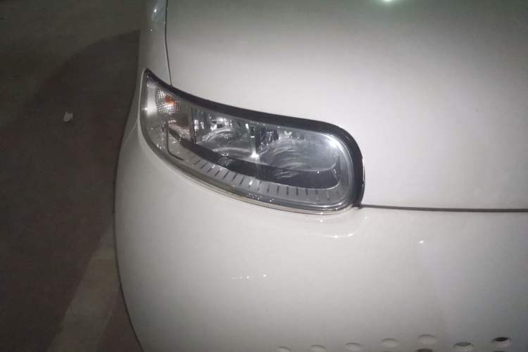 Used ORA White Cat 2020 305 km Luxury Version Right Front Headlight