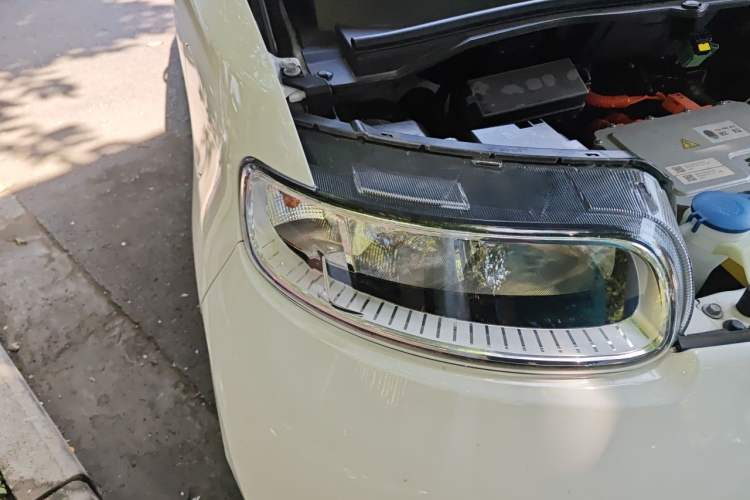 Used ORA White Cat 2020 305 km Luxury Version Right Front Headlight