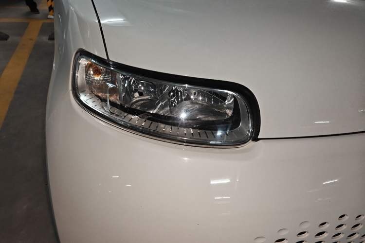 Used ORA White Cat 2020 360 km Luxury Version Right Front Headlight