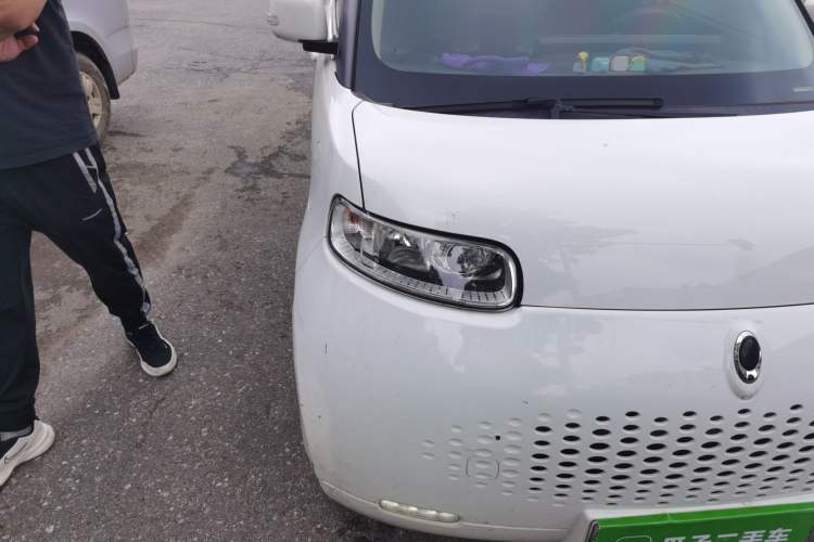 Used ORA White Cat 2020 360 km Luxury Version Right Front Headlight