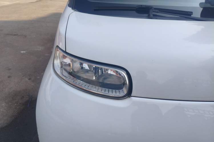 Used ORA White Cat 2020 360 km Luxury Version Right Front Headlight
