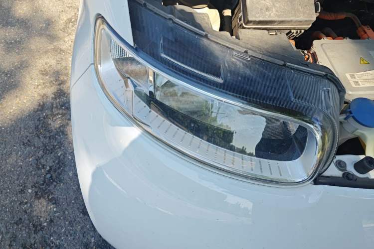 Used ORA White Cat 2020 305 km Luxury Version Right Front Headlight