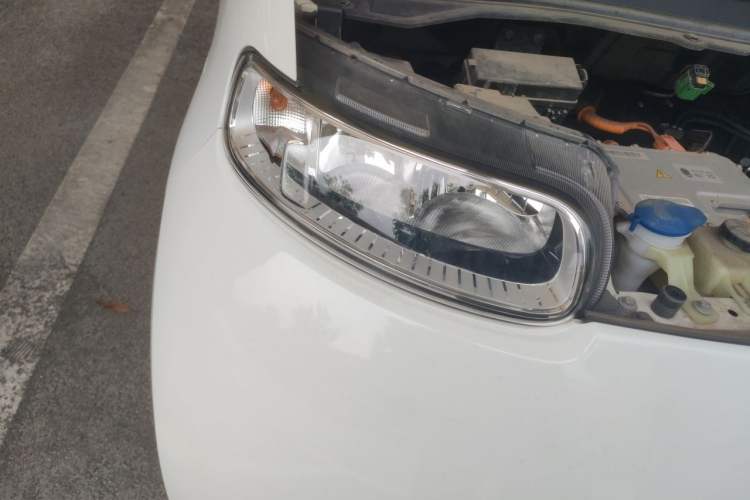 Used ORA White Cat 2020 305 km Luxury Version Right Front Headlight